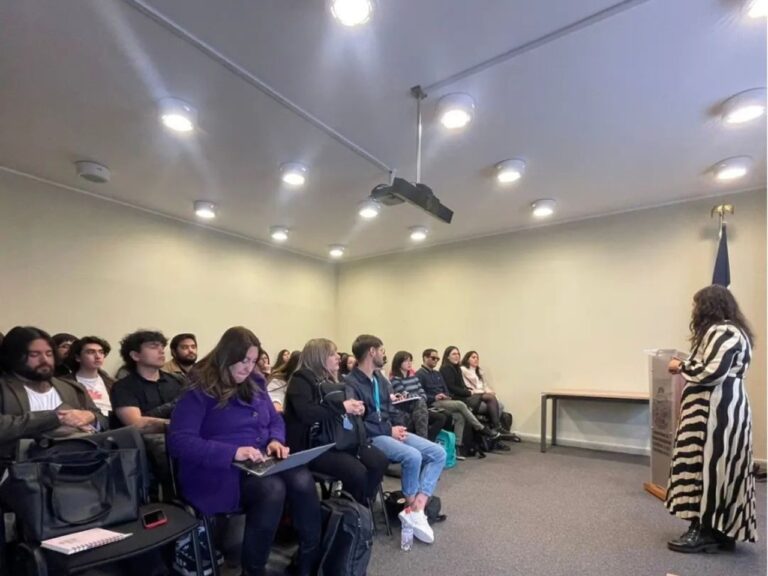 Fomento de lectura Profesora adelante