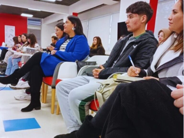 foto de alumnos en sala